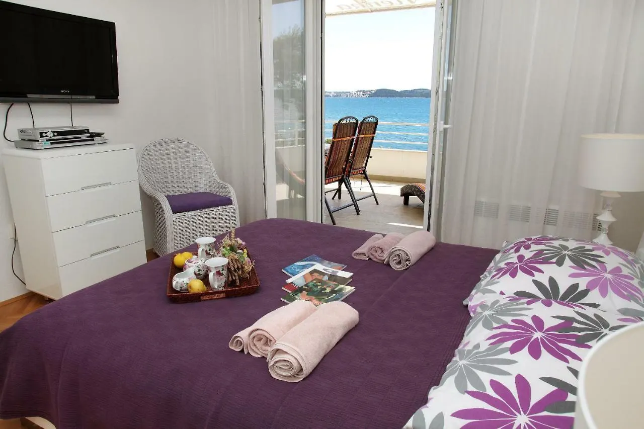 Gem Of The Sea Luxury Beach Apartment With Brand New Heating Infinity Pool Trogir